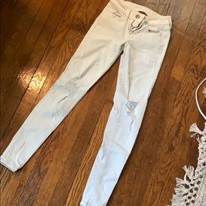 AE Light Wash Distressed Jean